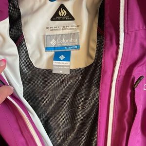 Columbia fuscia/dark pink omnidot ski jacket